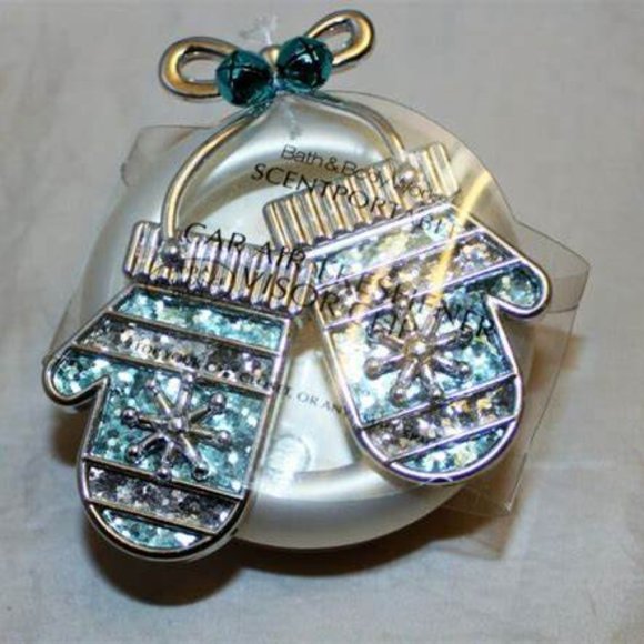Bath & Body Works Green Christmas Tree + Mitten Visor Clip Car Scentportable - Picture 2 of 2